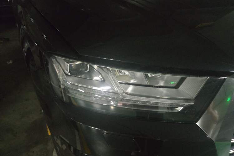 Used Audi Q7 2016 40 TFSI Comfort Model Right Front Headlight