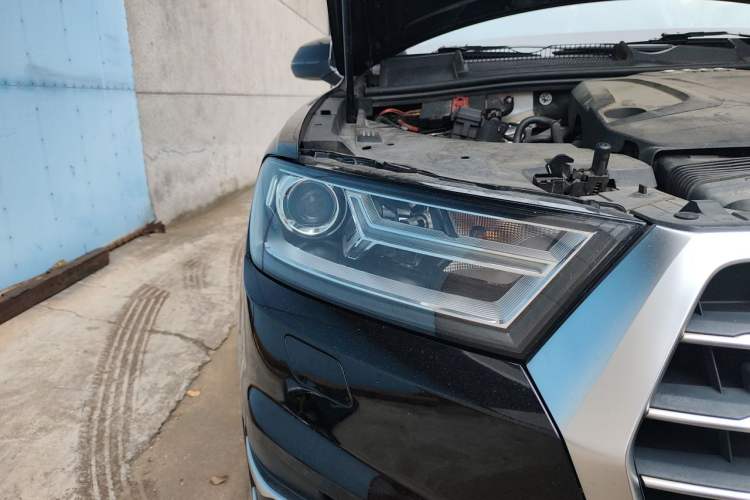 Used Audi Q7 2016 40 TFSI Comfort Model Right Front Headlight