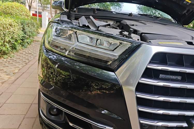 Used Audi Q7 2016 40 TFSI Comfort Model Right Front Headlight