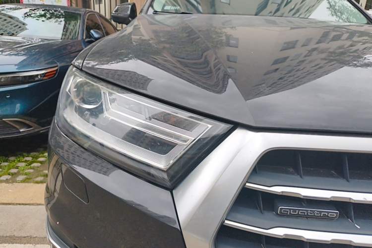 Used Audi Q7 2016 40 TFSI Comfort Model Right Front Headlight