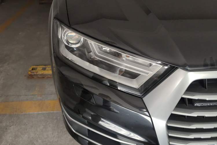 Used Audi Q7 2016 45 TFSI Technology Edition Right Front Headlight