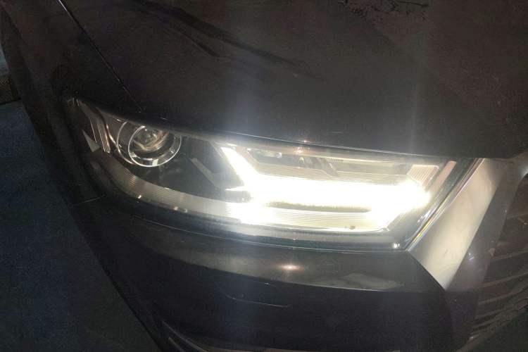 Used Audi Q7 2016 45 TFSI Technology Edition Right Front Headlight