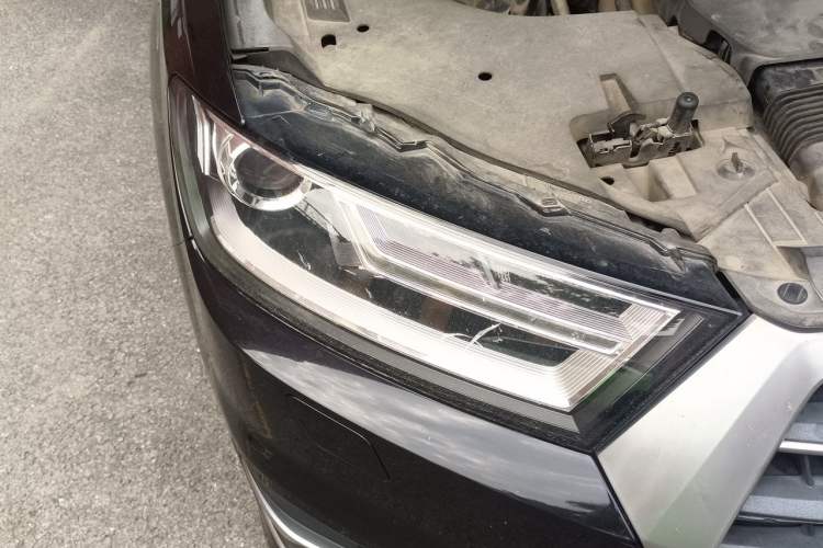 Used Audi Q7 2016 40 TFSI Comfort Model Right Front Headlight