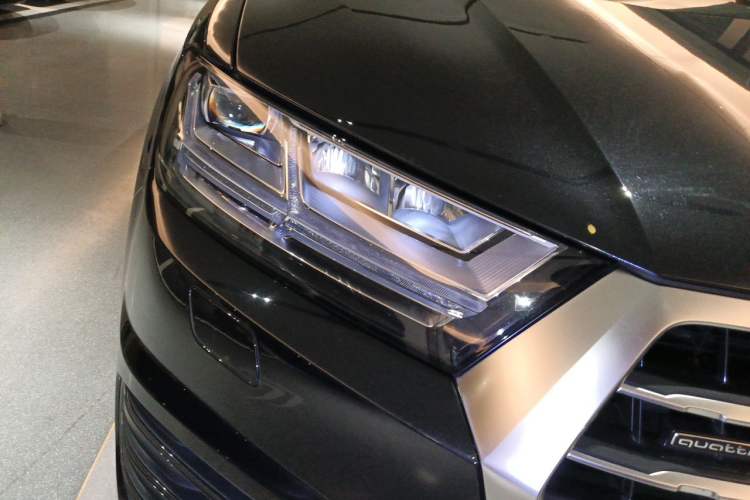 Used Audi Q7 2016 45 TFSI Technology Edition Right Front Headlight