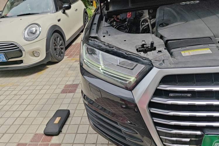 Used Audi Q7 2016 40 TFSI Comfort Model Right Front Headlight