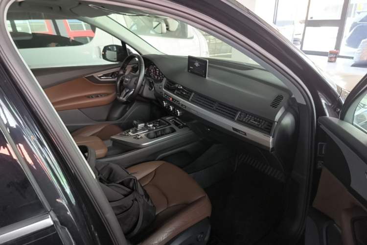Used Audi Q7 2016 45 TFSI Technology Edition Right Front Seat