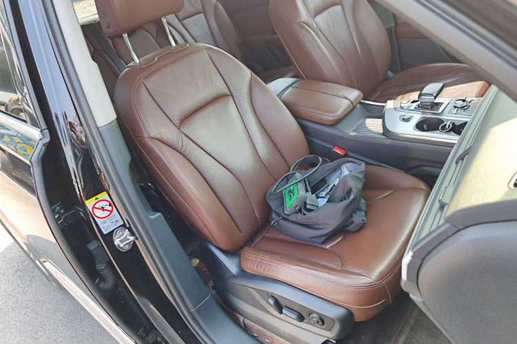 Used Audi Q7 2016 40 TFSI Comfort Model Right Front Seat