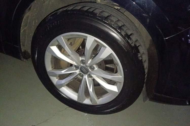 Used Audi Q7 2016 45 TFSI Technology Edition Right Front Wheel Hub