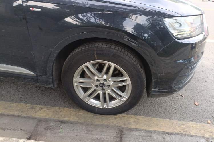 Used Audi Q7 2016 40 TFSI Comfort Model Right Front Wheel Hub