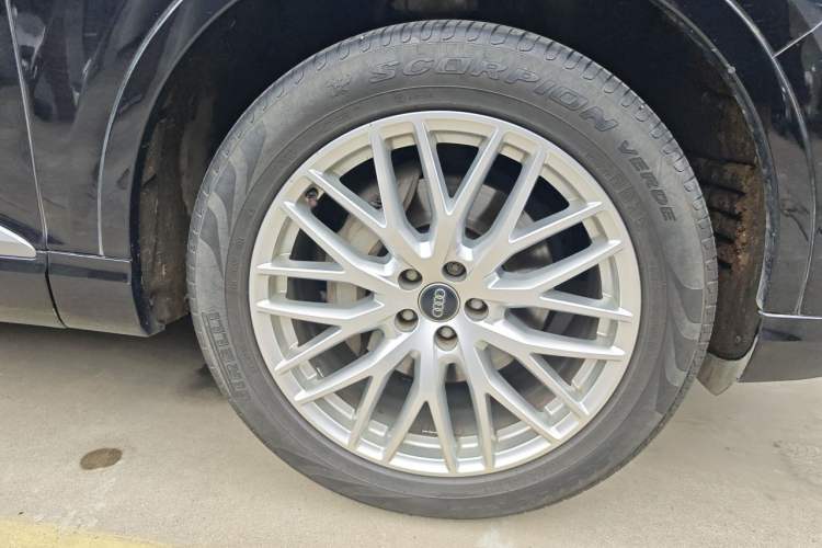 Used Audi Q7 2016 40 TFSI Comfort Model Right Front Wheel Hub