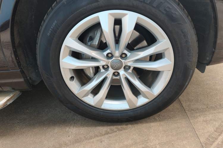 Used Audi Q7 2016 40 TFSI Comfort Model Right Front Wheel Hub