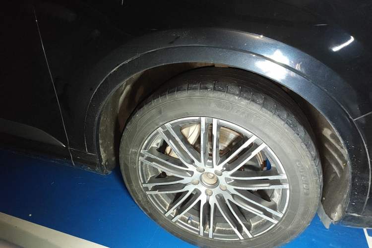 Used Audi Q7 2016 45 TFSI Technology Edition Right Front Wheel Hub