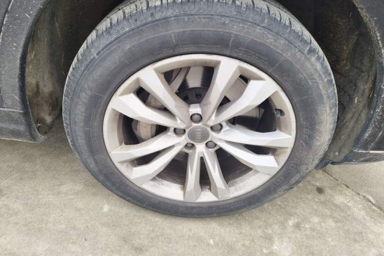 Used Audi Q7 2016 45 TFSI Technology Edition Right Front Wheel Hub