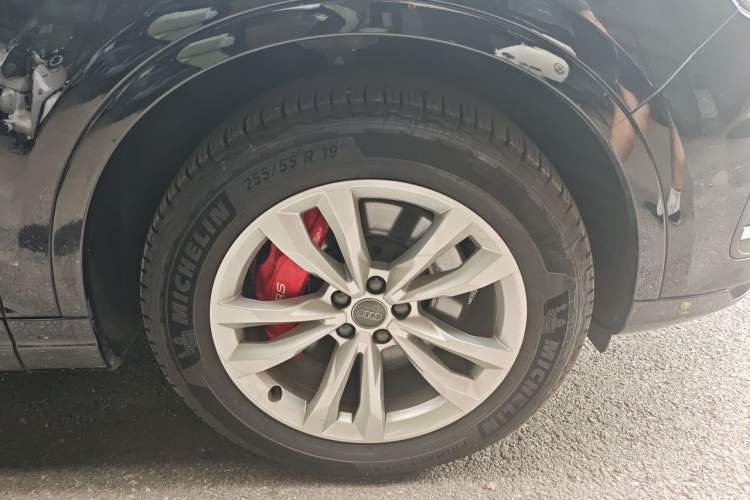 Used Audi Q7 2016 45 TFSI Technology Edition Right Front Wheel Hub