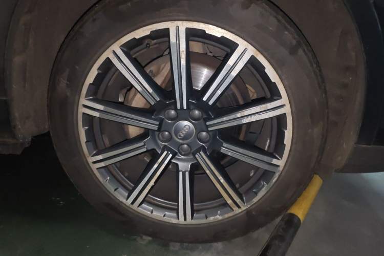 Used Audi Q7 2016 40 TFSI Comfort Model Right Front Wheel Hub