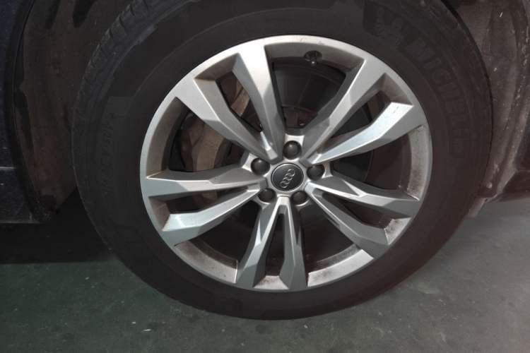 Used Audi Q7 2016 45 TFSI Technology Edition Right Front Wheel Hub