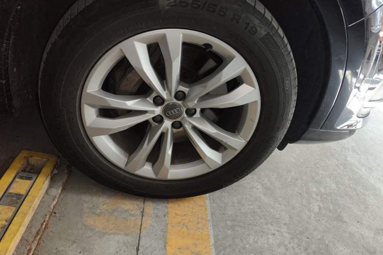 Used Audi Q7 2016 45 TFSI Technology Edition Right Front Wheel Hub