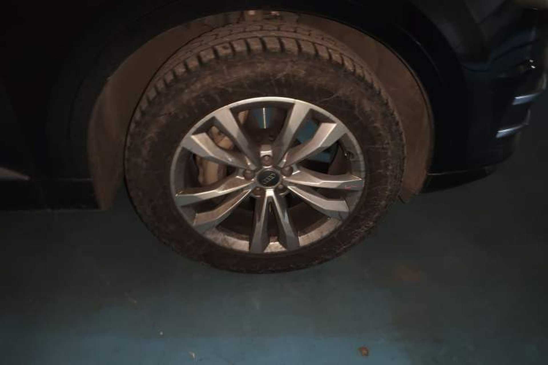 Used Audi Q7 2016 45 TFSI Technology Edition Right Front Wheel Hub