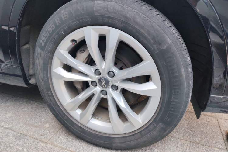 Used Audi Q7 2016 45 TFSI Technology Edition Right Front Wheel Hub