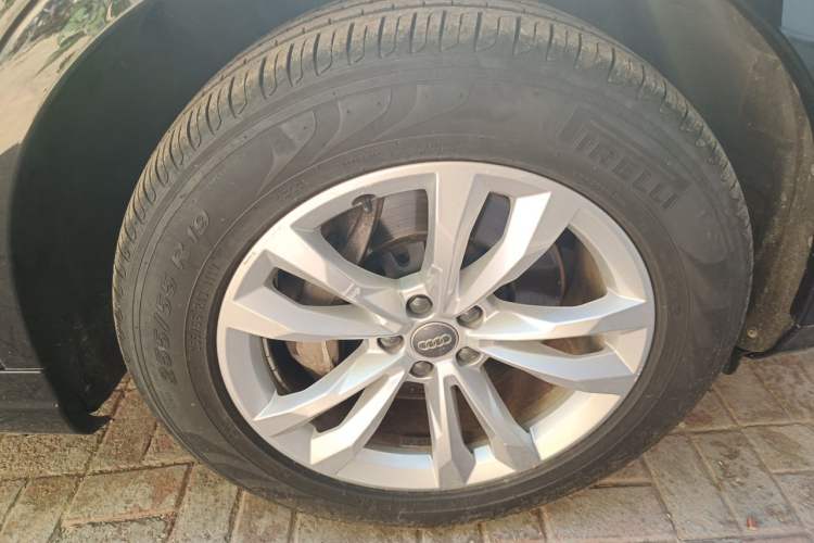 Used Audi Q7 2016 45 TFSI Technology Edition Right Front Wheel Hub