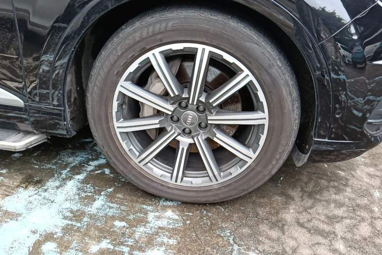 Used Audi Q7 2016 45 TFSI S line Prestige Edition Right Front Wheel Hub