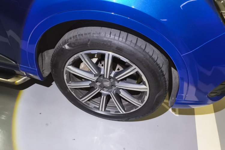 Used Audi Q7 2016 45 TFSI Technology Edition Right Front Wheel Hub