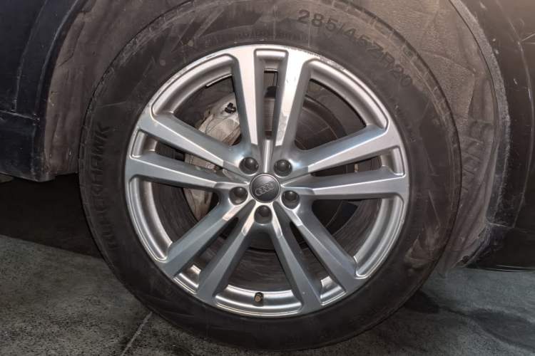 Used Audi Q7 2016 40 TFSI Comfort Model Right Front Wheel Hub