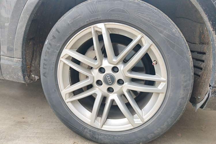 Used Audi Q7 2016 40 TFSI S line Sport Edition Right Front Wheel Hub