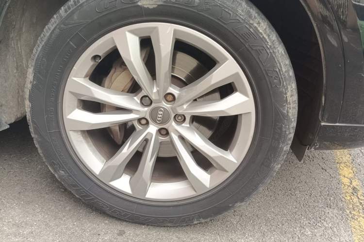 Used Audi Q7 2016 40 TFSI Comfort Model Right Front Wheel Hub