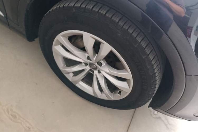 Used Audi Q7 2016 45 TFSI Technology Edition Right Front Wheel Hub
