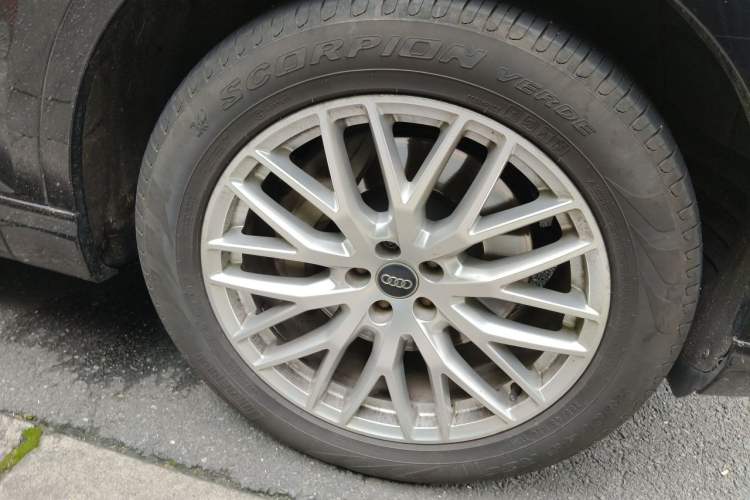 Used Audi Q7 2016 45 TFSI S line Sport Edition Right Front Wheel Hub