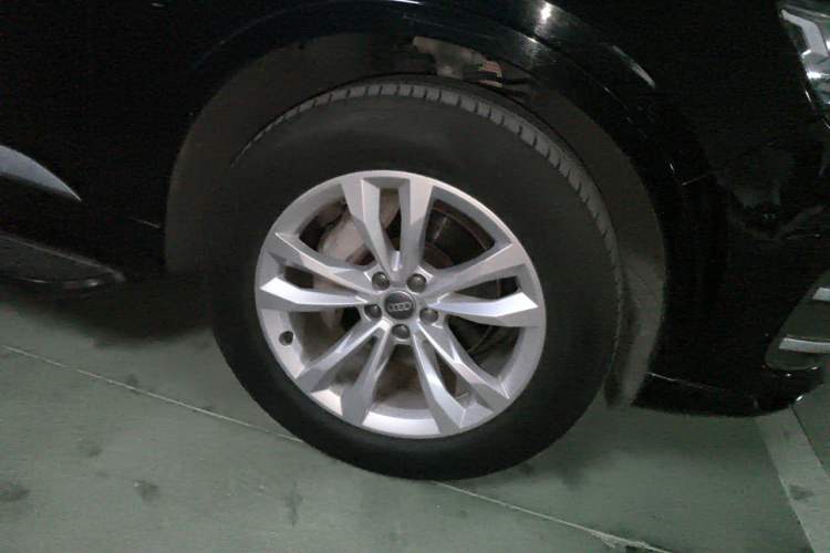 Used Audi Q7 2016 40 TFSI Comfort Model Right Front Wheel Hub