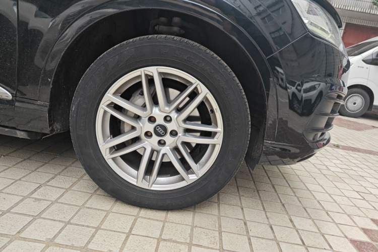Used Audi Q7 2016 40 TFSI Comfort Model Right Front Wheel Hub