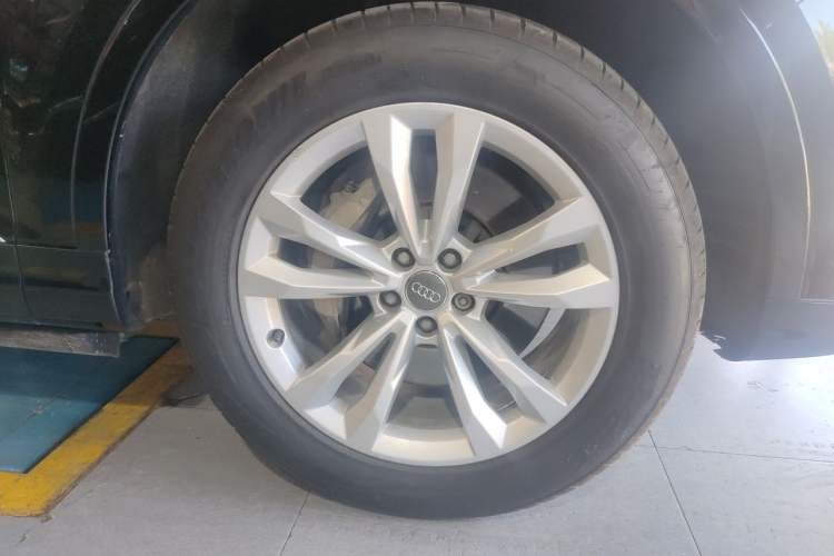 Used Audi Q7 2016 45 TFSI Technology Edition Right Front Wheel Hub