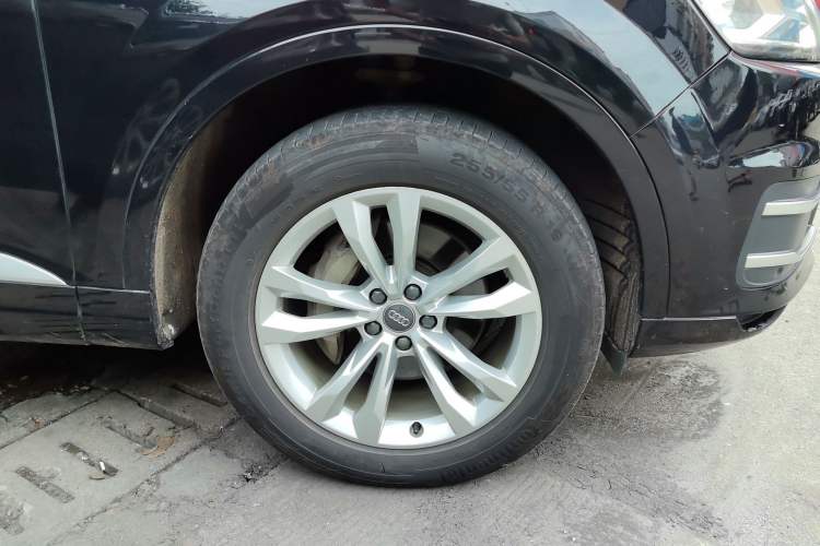 Used Audi Q7 2016 40 TFSI Comfort Model Right Front Wheel Hub