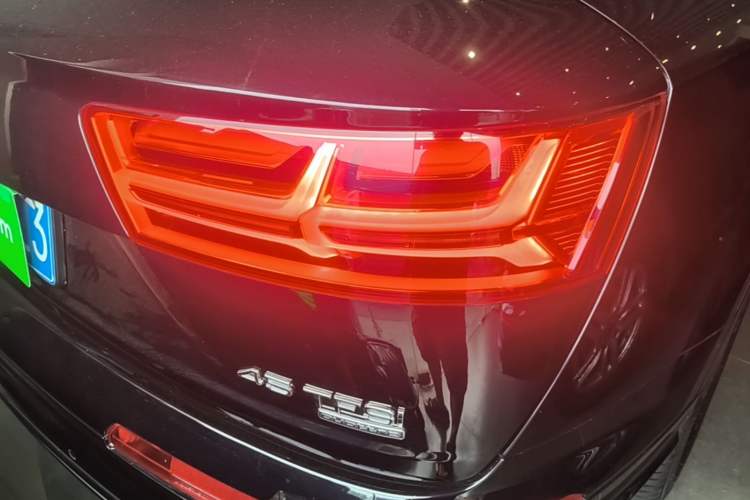 Used Audi Q7 2016 45 TFSI Technology Edition Right Rear Taillight