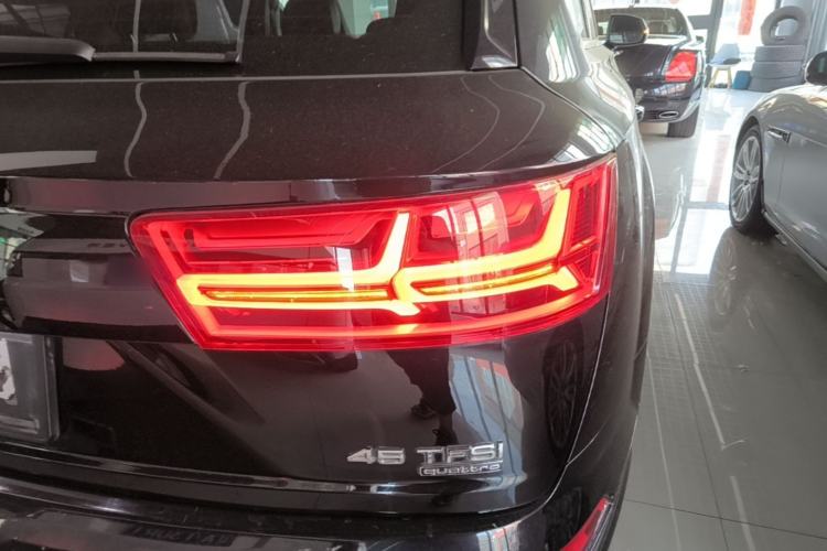 Used Audi Q7 2016 45 TFSI Technology Edition Right Rear Taillight