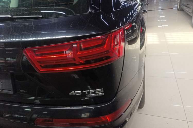 Used Audi Q7 2016 45 TFSI S line Sport Edition Right Rear Taillight