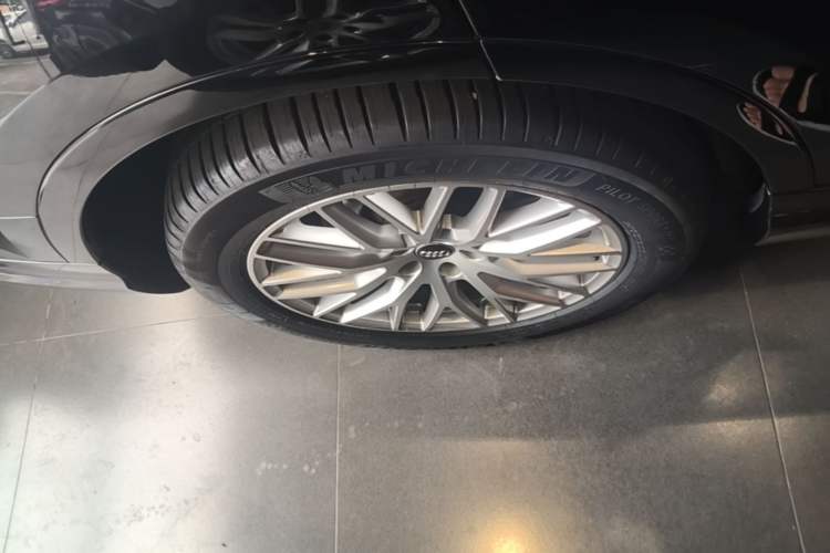 Used Audi Q7 2016 45 TFSI Technology Edition Right Rear Wheel Hub