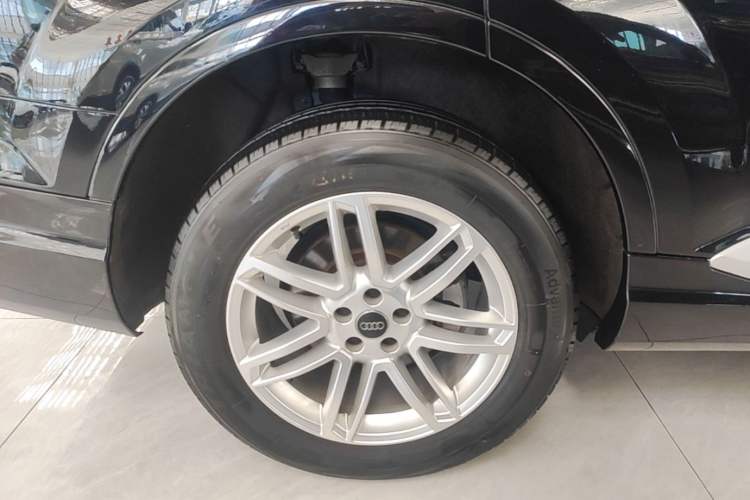 Used Audi Q7 2016 40 TFSI Comfort Model Right Rear Wheel Hub