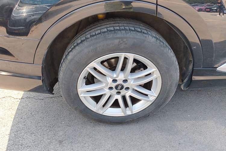 Used Audi Q7 2016 40 TFSI Comfort Model Right Rear Wheel Hub
