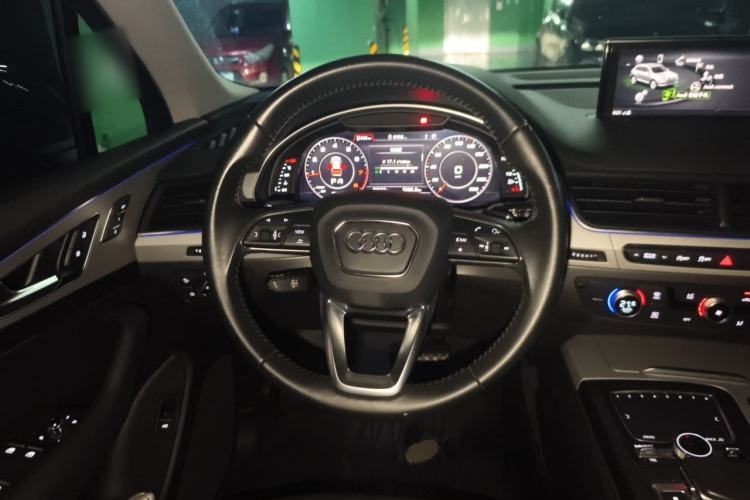Used Audi Q7 2016 40 TFSI Comfort Model Steering Wheel