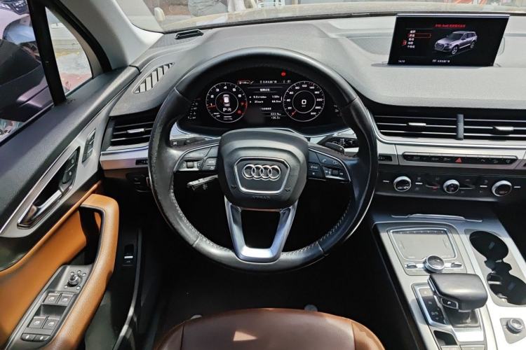Used Audi Q7 2016 40 TFSI S line Sport Edition Steering Wheel