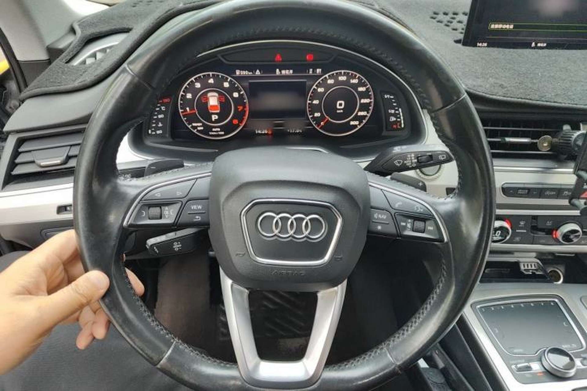 Used Audi Q7 2016 40 TFSI Comfort Model Steering Wheel