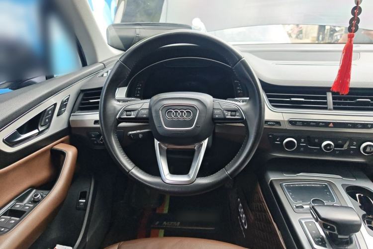 Used Audi Q7 2016 40 TFSI Comfort Model Steering Wheel