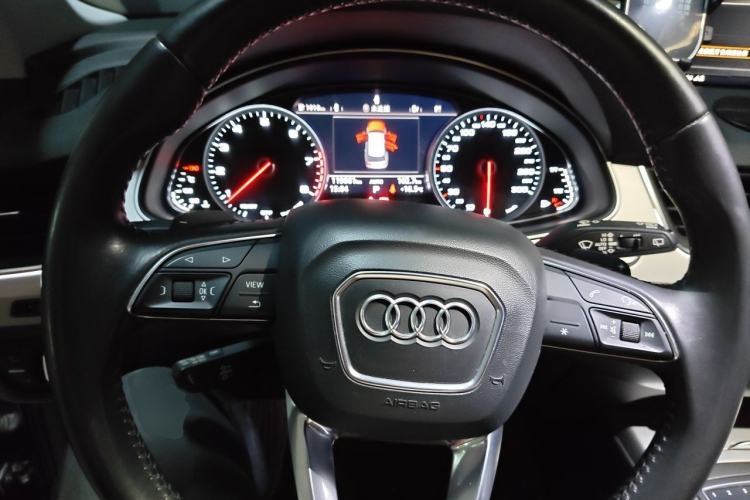 Used Audi Q7 2016 40 TFSI Comfort Model Steering Wheel