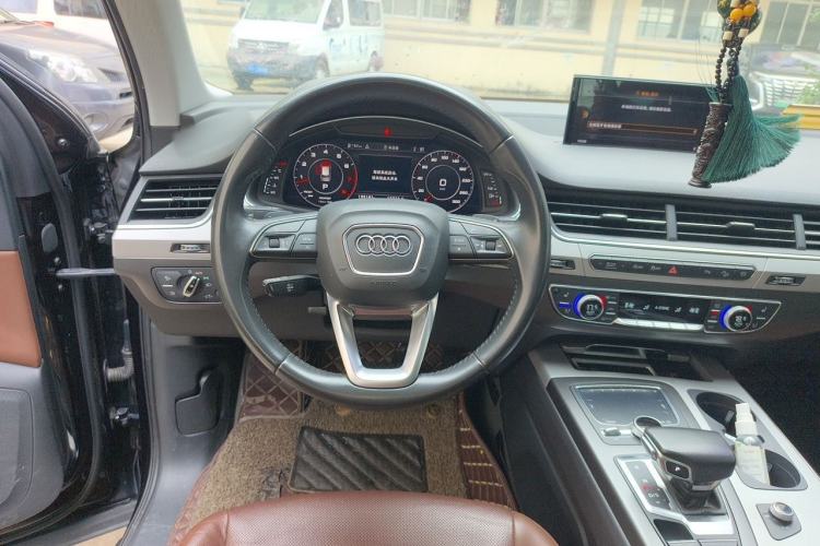 Used Audi Q7 2016 45 TFSI Technology Edition Steering Wheel