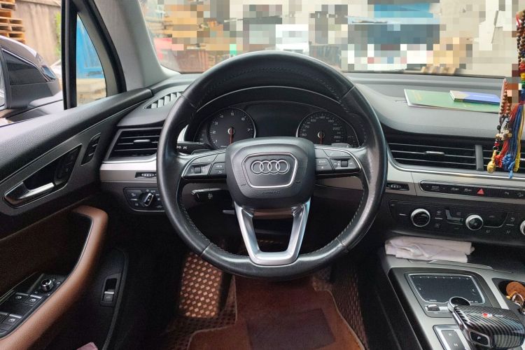 Used Audi Q7 2016 40 TFSI Comfort Model Steering Wheel