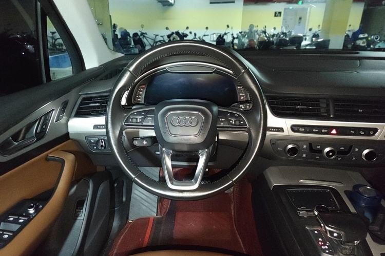 Used Audi Q7 2016 45 TFSI Technology Edition Steering Wheel