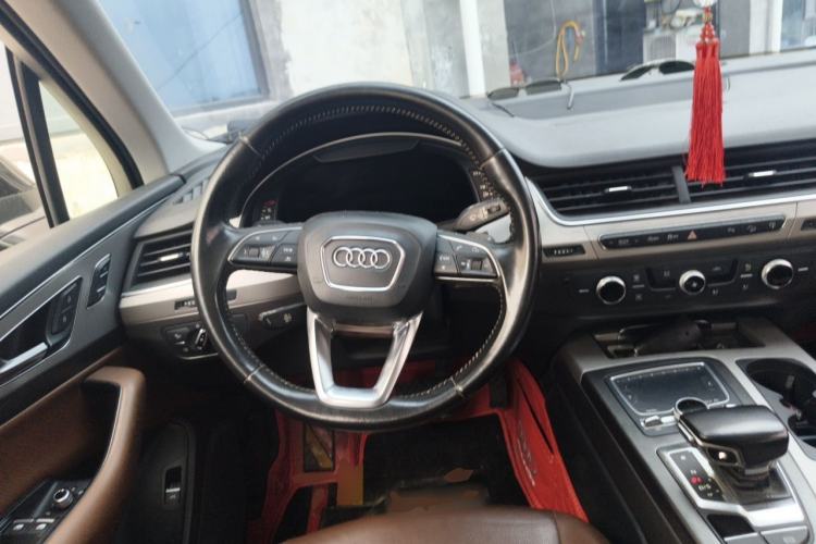 Used Audi Q7 2016 45 TFSI Technology Edition Steering Wheel
